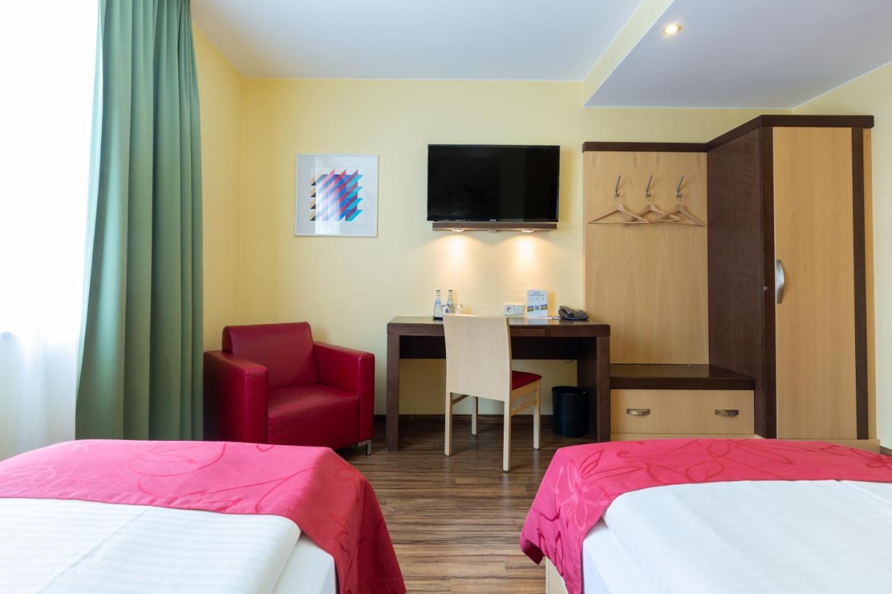 Esslingen am Neckar Hotel Am Schillerpark מראה חיצוני תמונה
