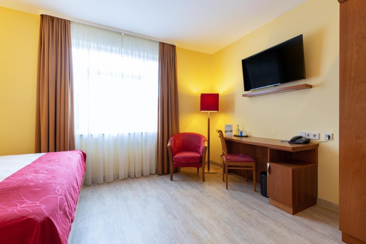Esslingen am Neckar Hotel Am Schillerpark מראה חיצוני תמונה