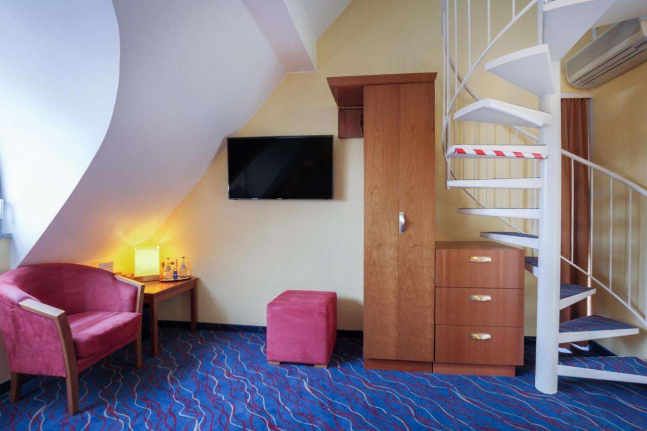 Esslingen am Neckar Hotel Am Schillerpark מראה חיצוני תמונה