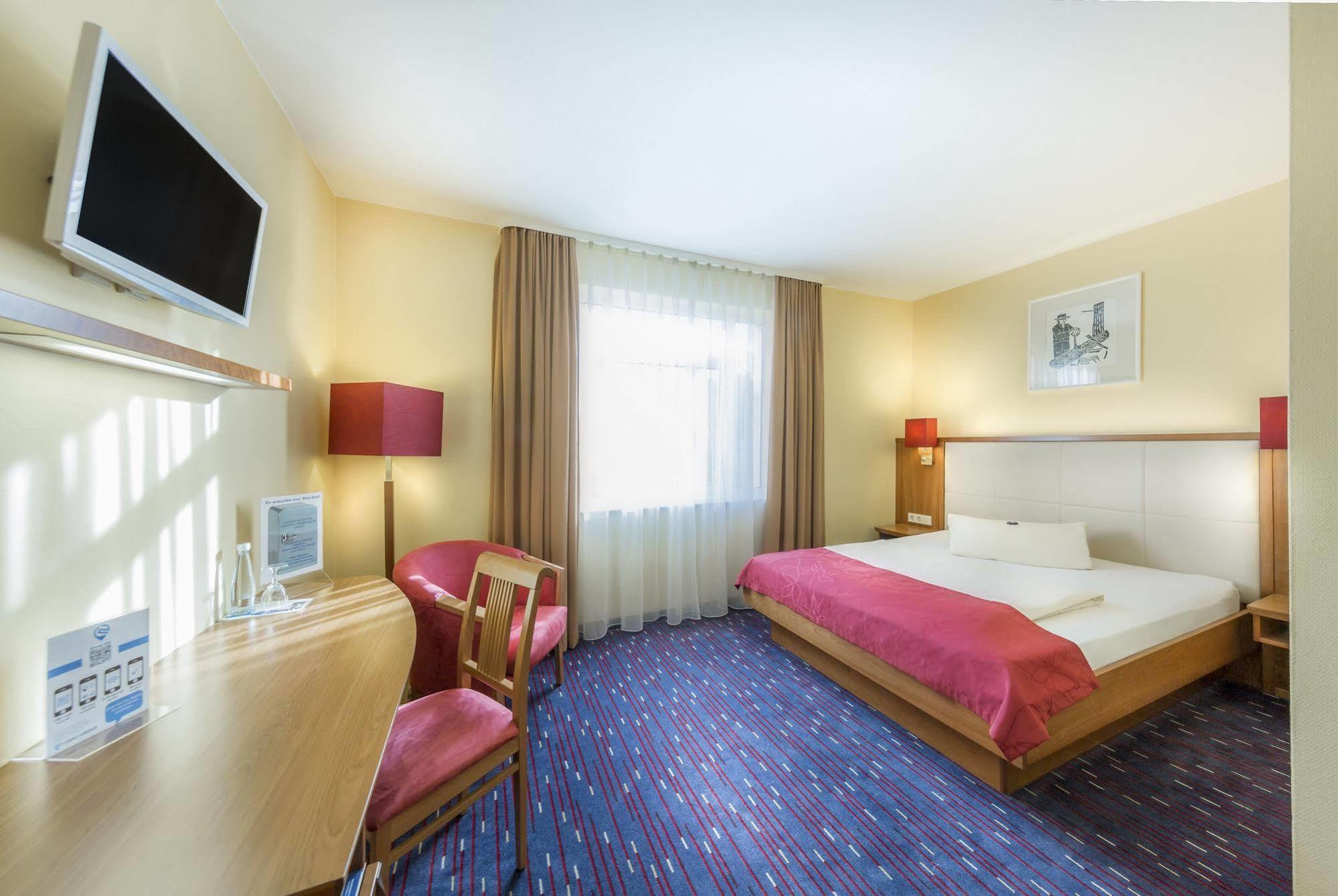 Esslingen am Neckar Hotel Am Schillerpark מראה חיצוני תמונה